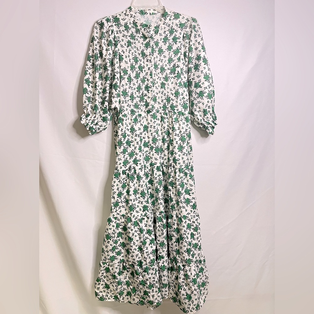 Green and white floral ruffle hem dress SZ L